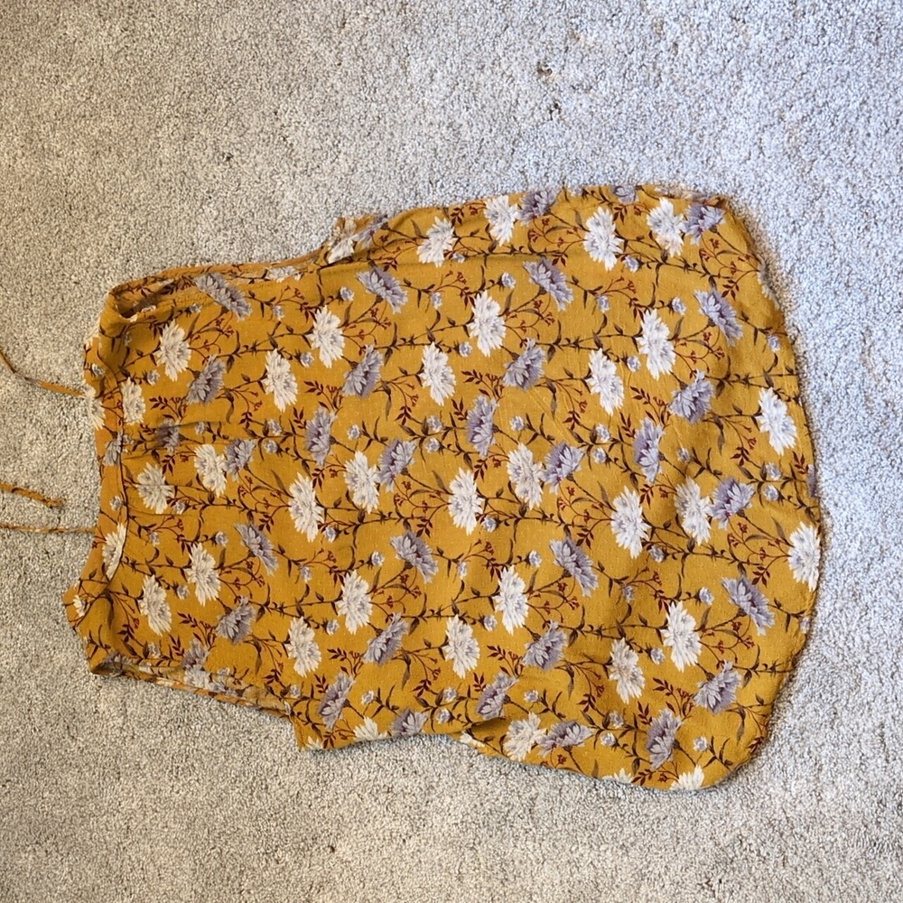 Old Navy Gold Floral Sleeveless Top Size Medium - Picture 4 of 4